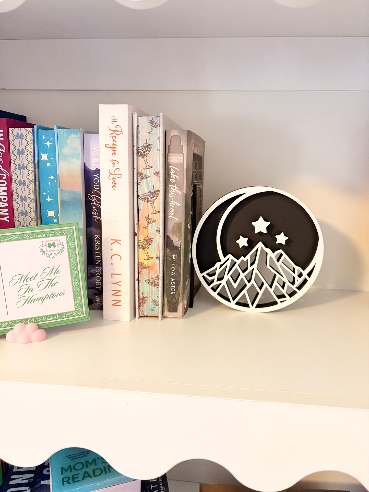 Velaris Book End