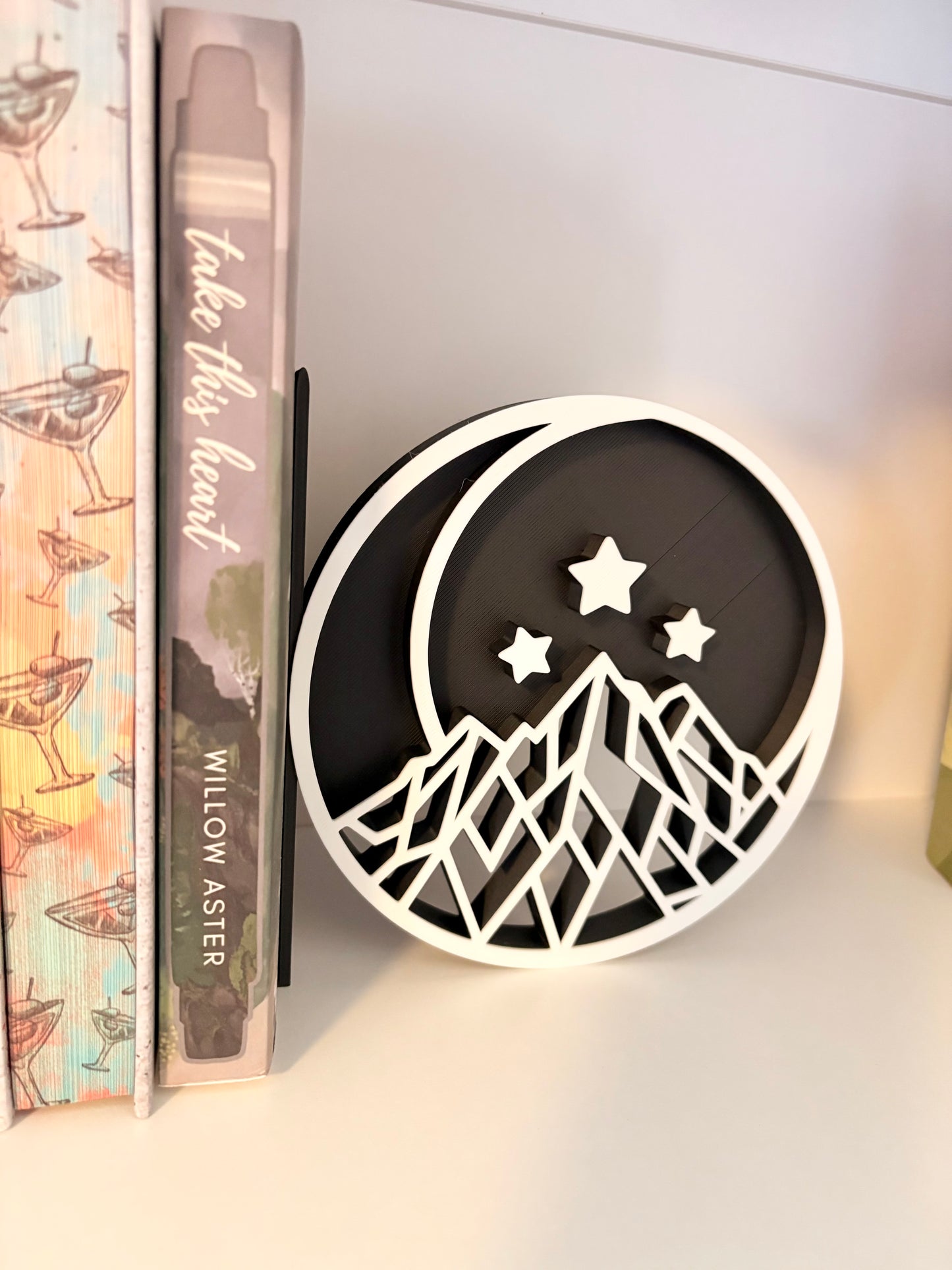 Velaris Book End