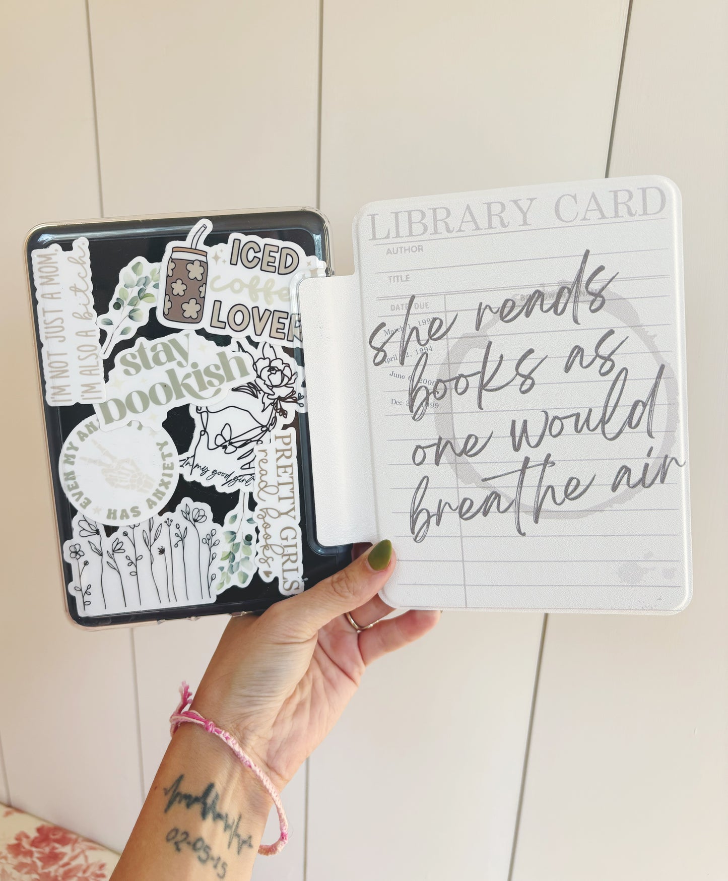 She Reads Kindle Case