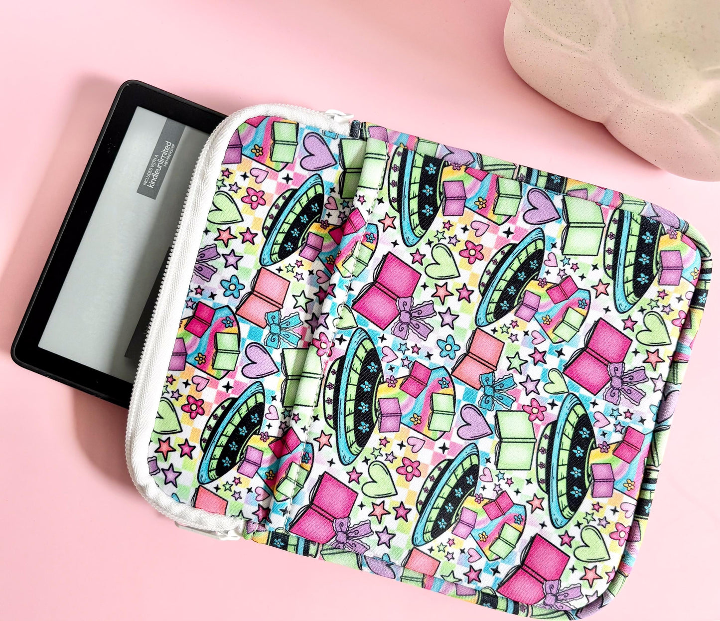 Ufo and book Kindle Sleeve