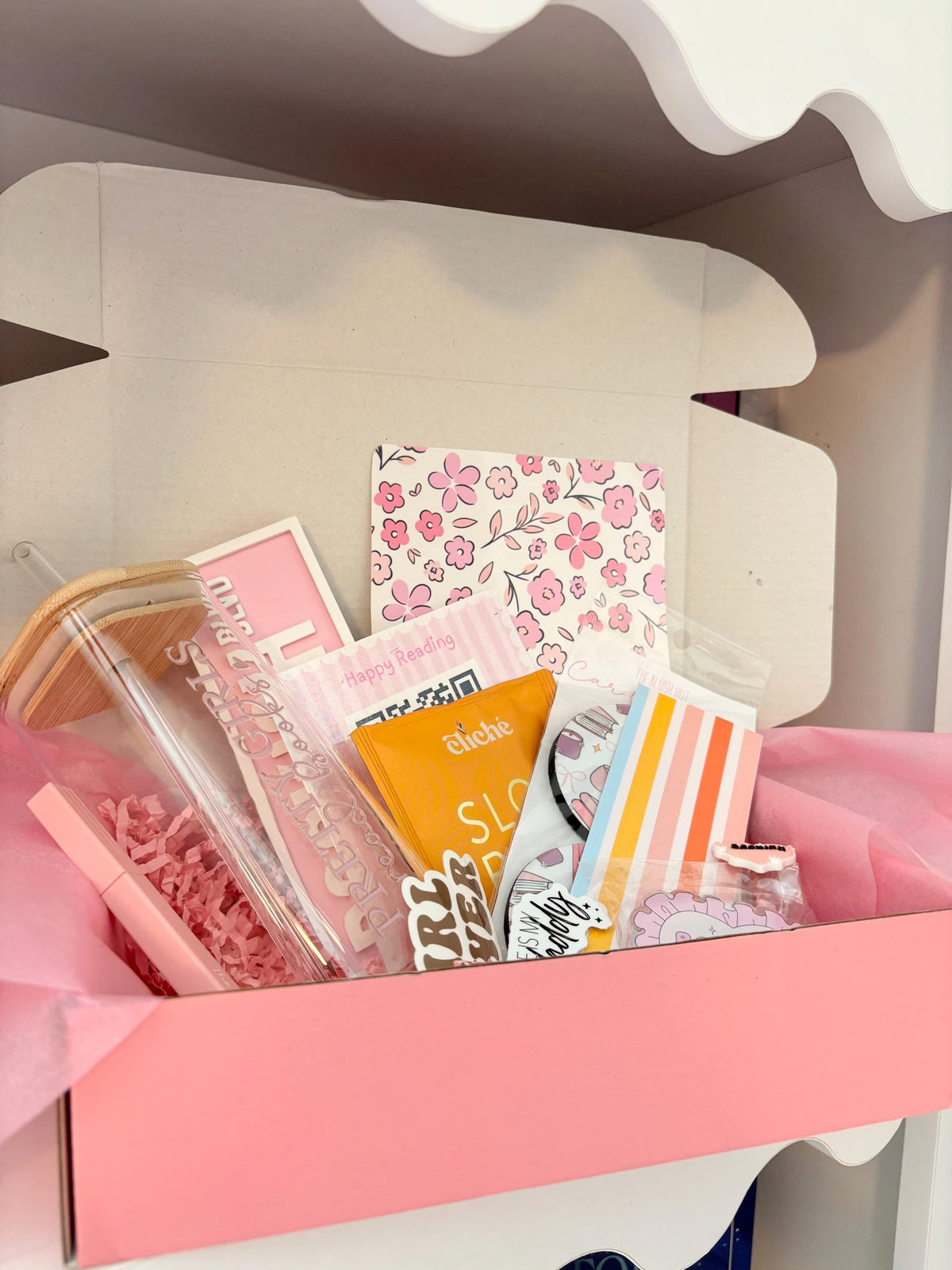 Blind Date Kindle Box | Surprise Bookish Goodies | Free Ebook